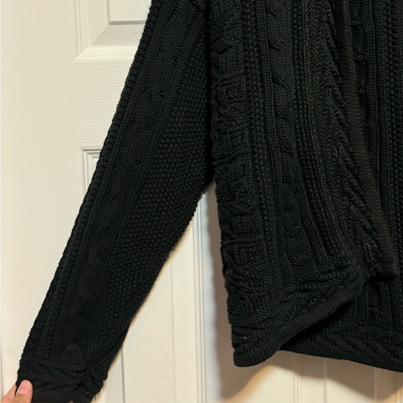 Button down black sweater - Picture 4 of 5
